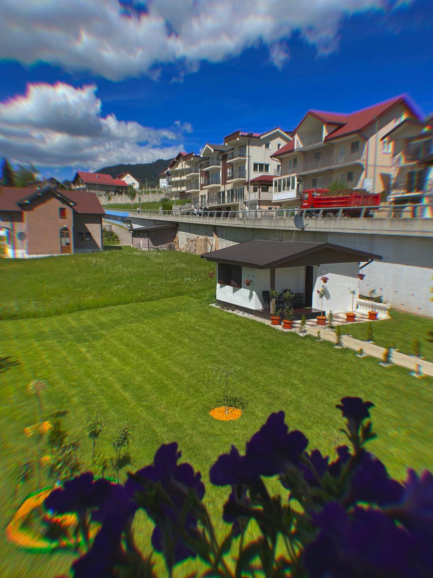 Rooms P&L Plav Exteriör bild